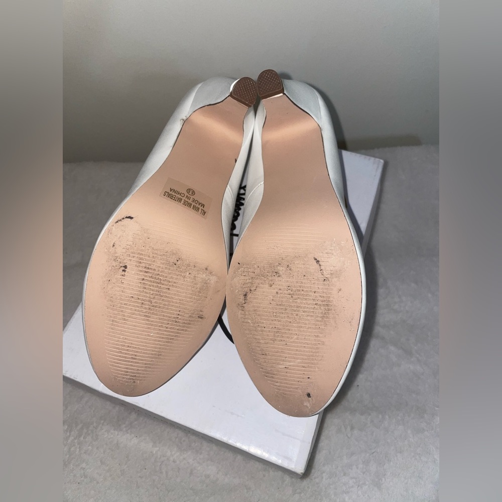 J Adams white Mary Jane heels - Picture 6 of 6